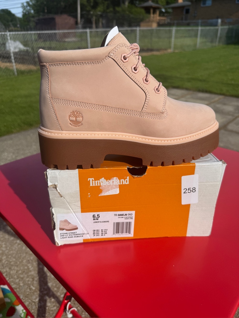 Timberland Nellie Boot girls grade school 6.5 NIB